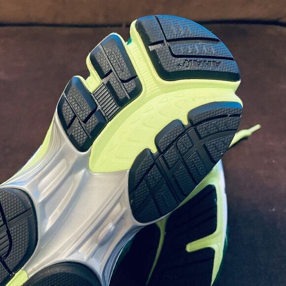 Mint Condition Asics GEL KAYANO 20 Mens 6.5 or Womens 8/8.5 39.5 EUR Green Volt - Picture 7 of 11